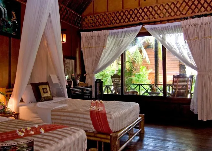Khu nghỉ mát Ocean Star 4*